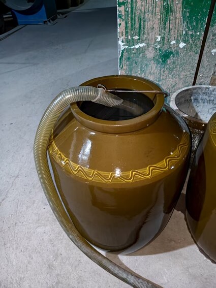 How to Pick a Good Large Clay Water Jug