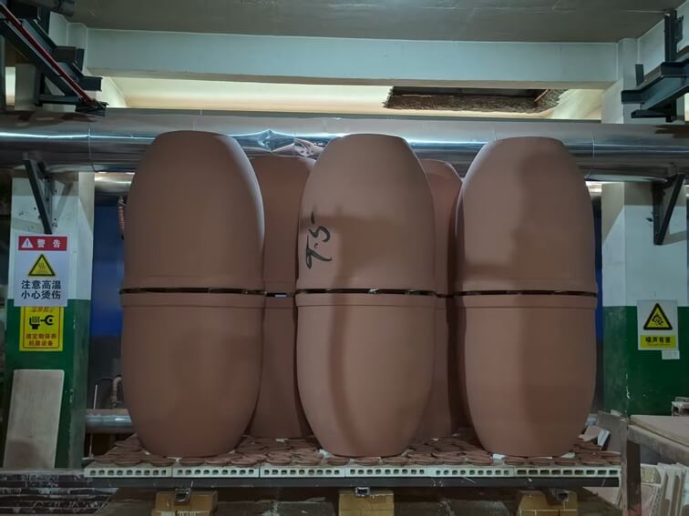 Shunfa Factory’s Large Clay Water Jug